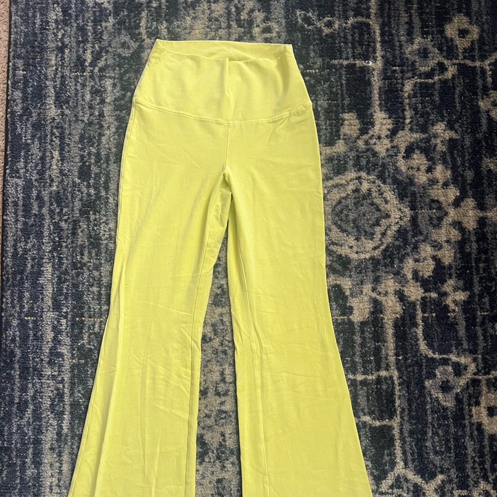 Aritiza flare leggings